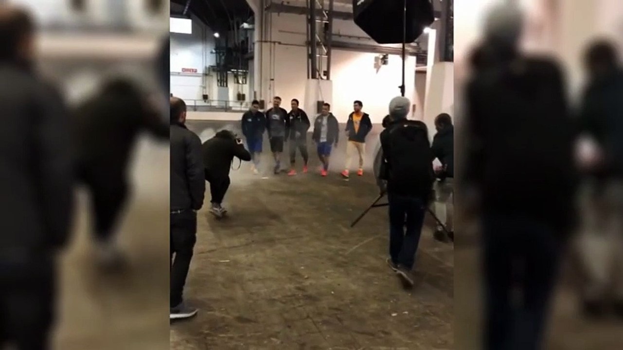 Neymar rapping