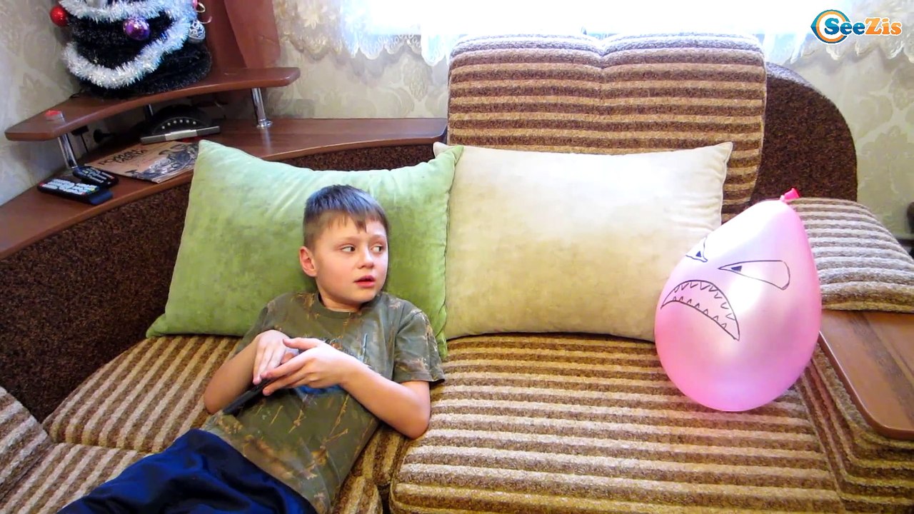 ГИГАНТСКИЙ ШАР Напал на Детей Страшилки Giant Balloon ATTACKS Видео для детей