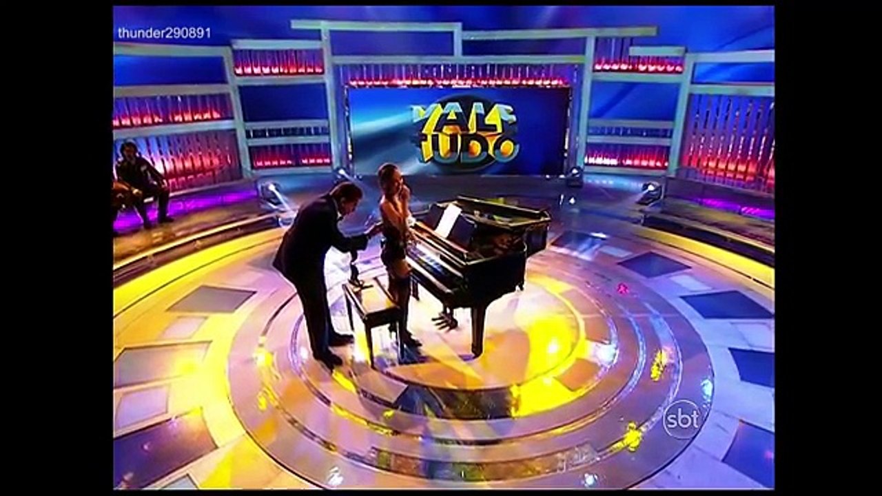 Silvio Santos Tira A Roupa Da Mulher Q Toca Piano No Vale De Tudo