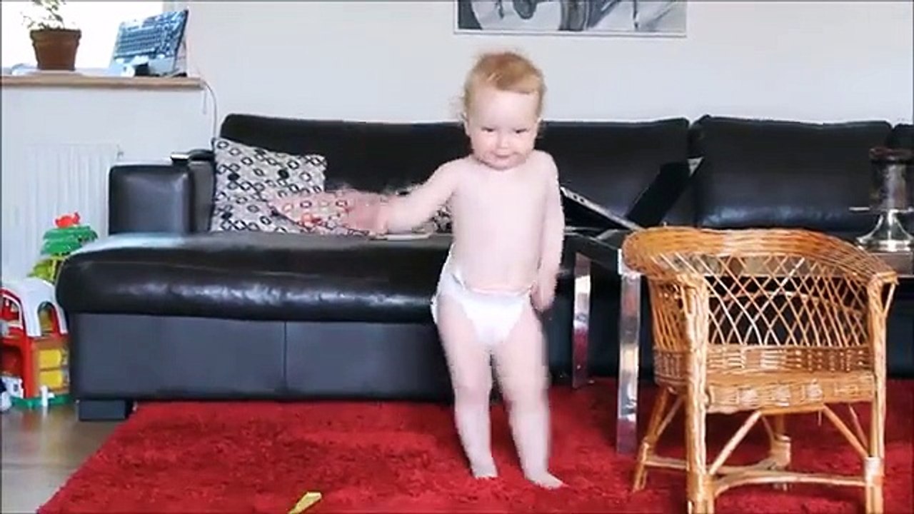 He has only 17 months and still bears the diaper. When you start dancing, however, it will captivate you!