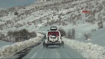 Şırnak'ta Kar Yolları Kapattı, 2 Yaşındaki Çocuk Ekiplerin Çabası Ile Hastane Ulaştırıldı