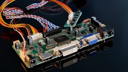 Build a DIY screen out of recycled parts for cheap