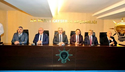 BAKAN ÖZHASEKİ:  "MİLLET SİZİ SEVERSE İKTİDARA TAŞIR"