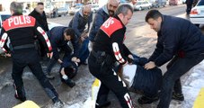 Aksaray'da Film Sahnelerini Aratmayan Gözaltı