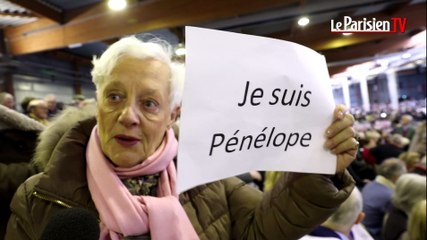 « Je suis Pénélope » fait sensation au meeting de Fillon