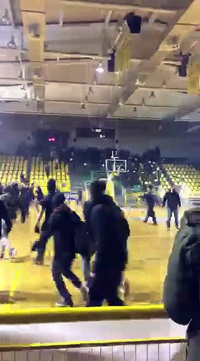 To video με τα επεισόδια στο ημίχρονο στον Άγιο Θωμά