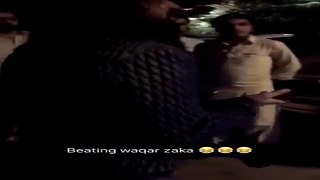 The Reason behind Waqar Zaka beaten up by a guy
