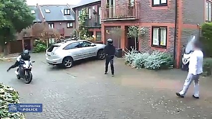 Badass Karate Teacher Stops Motorcycle Thieves With Nunchucks