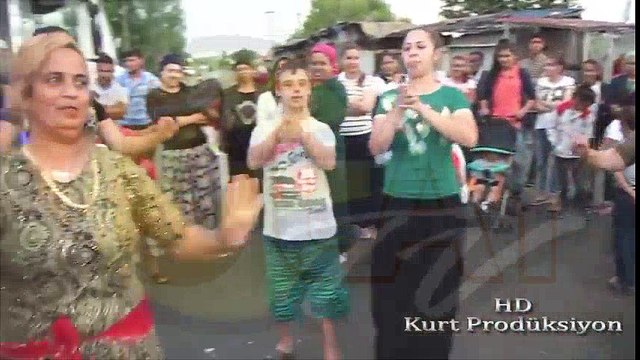 ROMAN HAVASI SEVENLER 201A6 BOLU SALLAMA OYUNU BELLY DANCE Kurt Prodüksiyon | Gırnata TV | Video Olay
