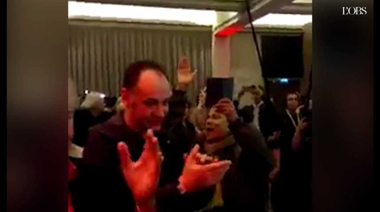 Cris de joie au QG de Benoît Hamon après l'annonce de sa victoire à la primaire