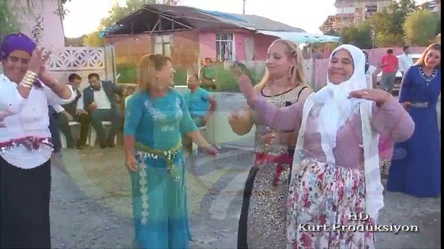 ROMAN HAVASI SEVENLER -9/8 SÜPER BABA ANNE DÖKTÜRÜYOR- Kurt Prodüksiyon | Gırnata TV | Video Olay