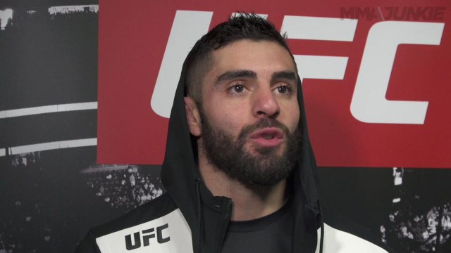 Jason Gonzalez celebrates first-round D'Arce choke victory over J.C. Cottrell