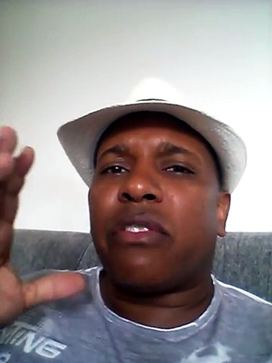 A UNIVERSAL nunca vai desistir de vocêVc é m