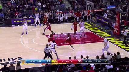 Kristaps Porzingis Posterizes Dwight Howard  Knicks vs Hawks  Jan 29, 2017  2016-17 NBA Season