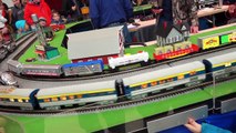 Игрушечные поезда видео для детей большой поезд Expo подвиг Томас и друзья поезда модель