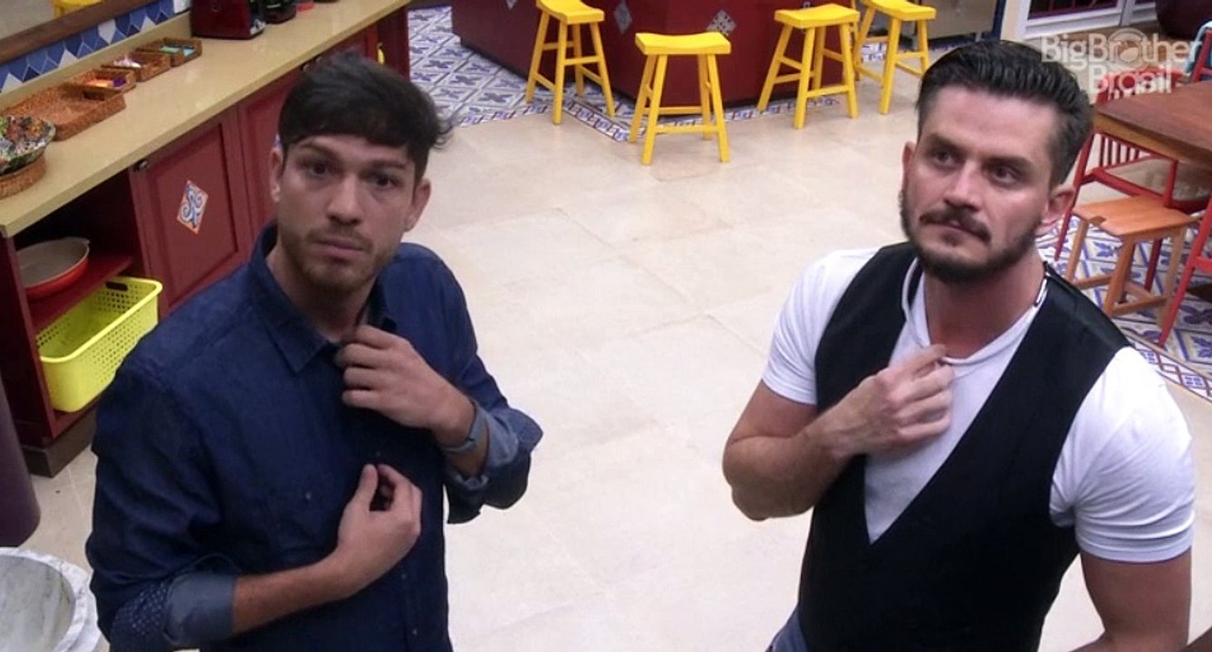 #BBB17 - Luiz Felipe conversa com Marcos sobre punição: "SIM EU ERREI"