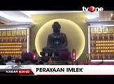 Etnis Tionghoa Berkumpul di Kuil Dhong Zen