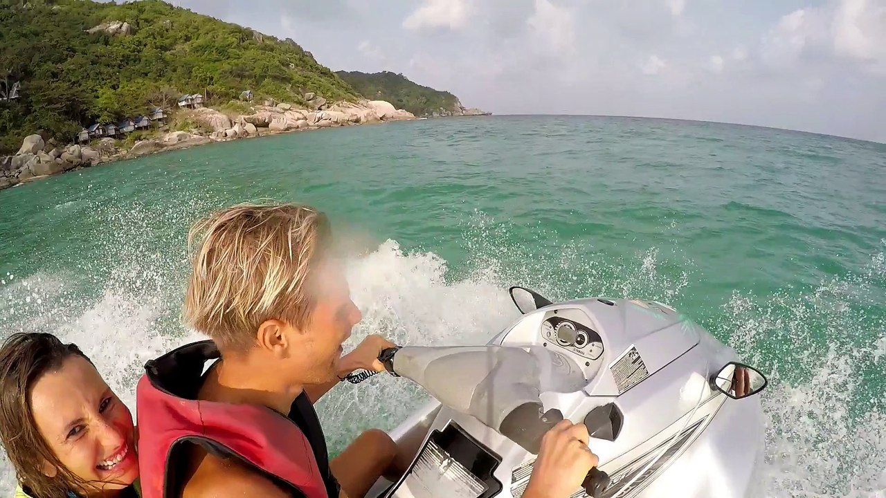 Fast and fun driving water scooter