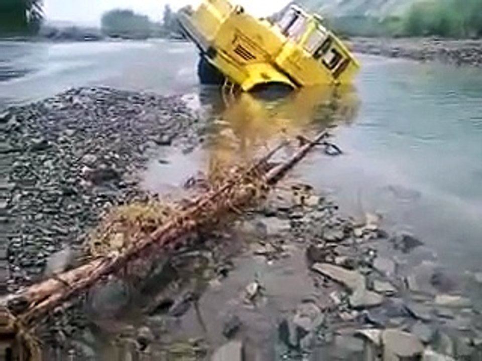 Жесть! Русская техника - лучше всех!!! Кировец зажигает