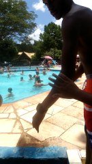 Aprenda A nadar Usando boia