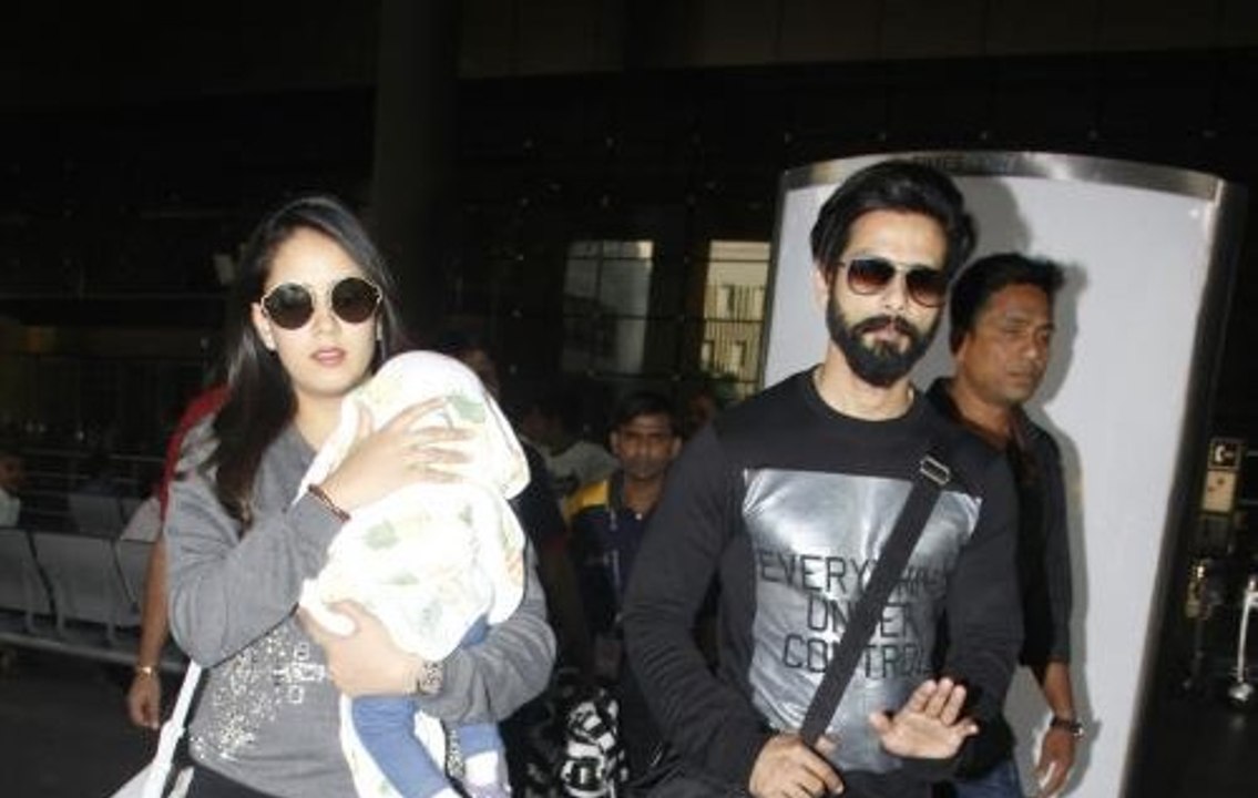 Padmavati Star Shahid Kapoor With Wife Mira Rajput And Baby Misha BACK HOME