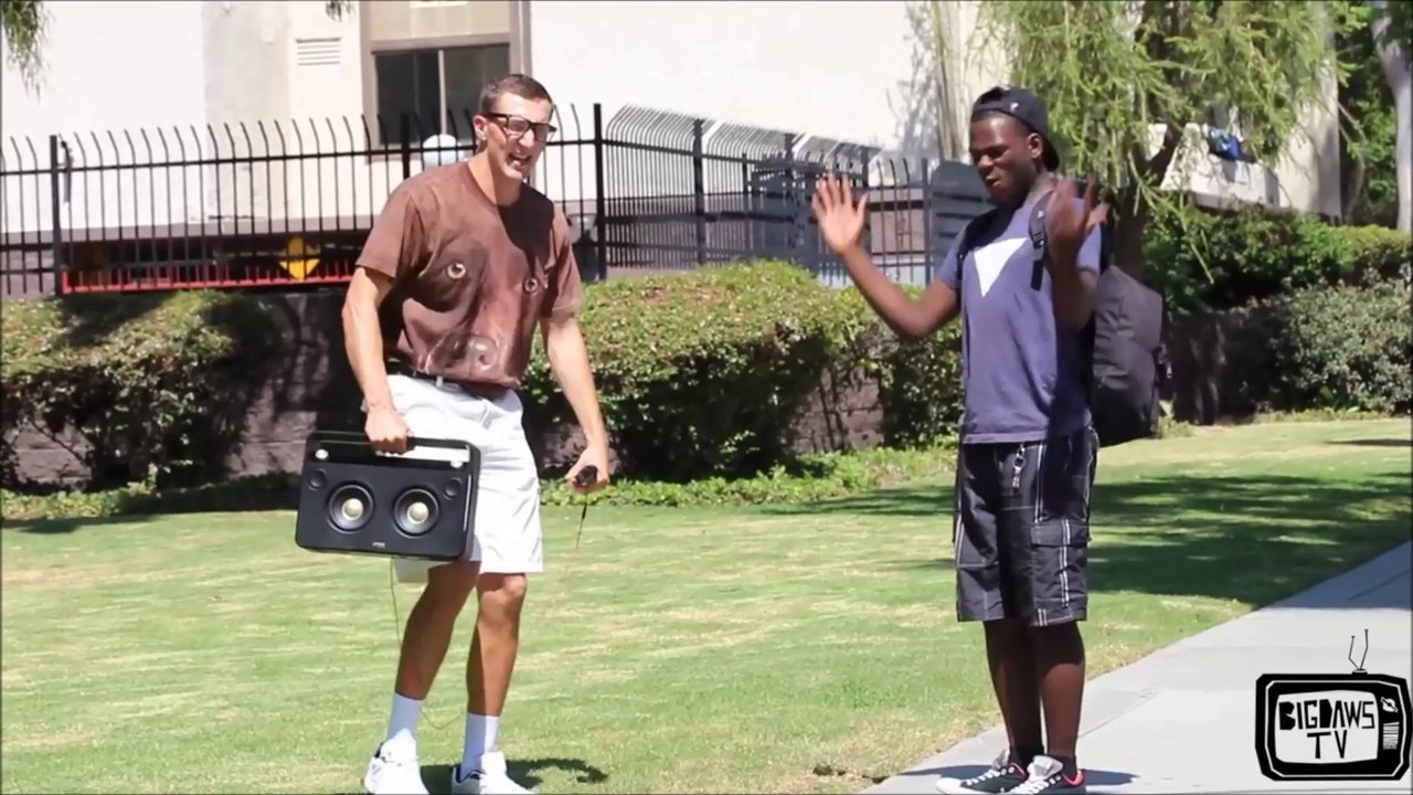 NERD RAPS IN THE HOOD!