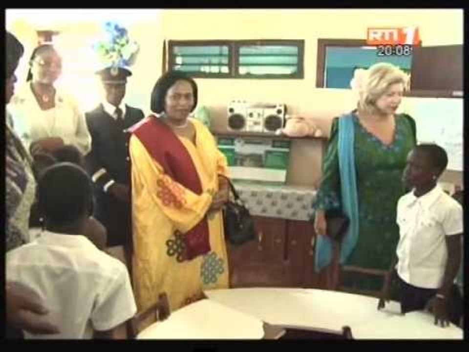 Benin: les premières dames C. Yayi et D. Ouattara ont visité le village SOS d'Abomey Calavi