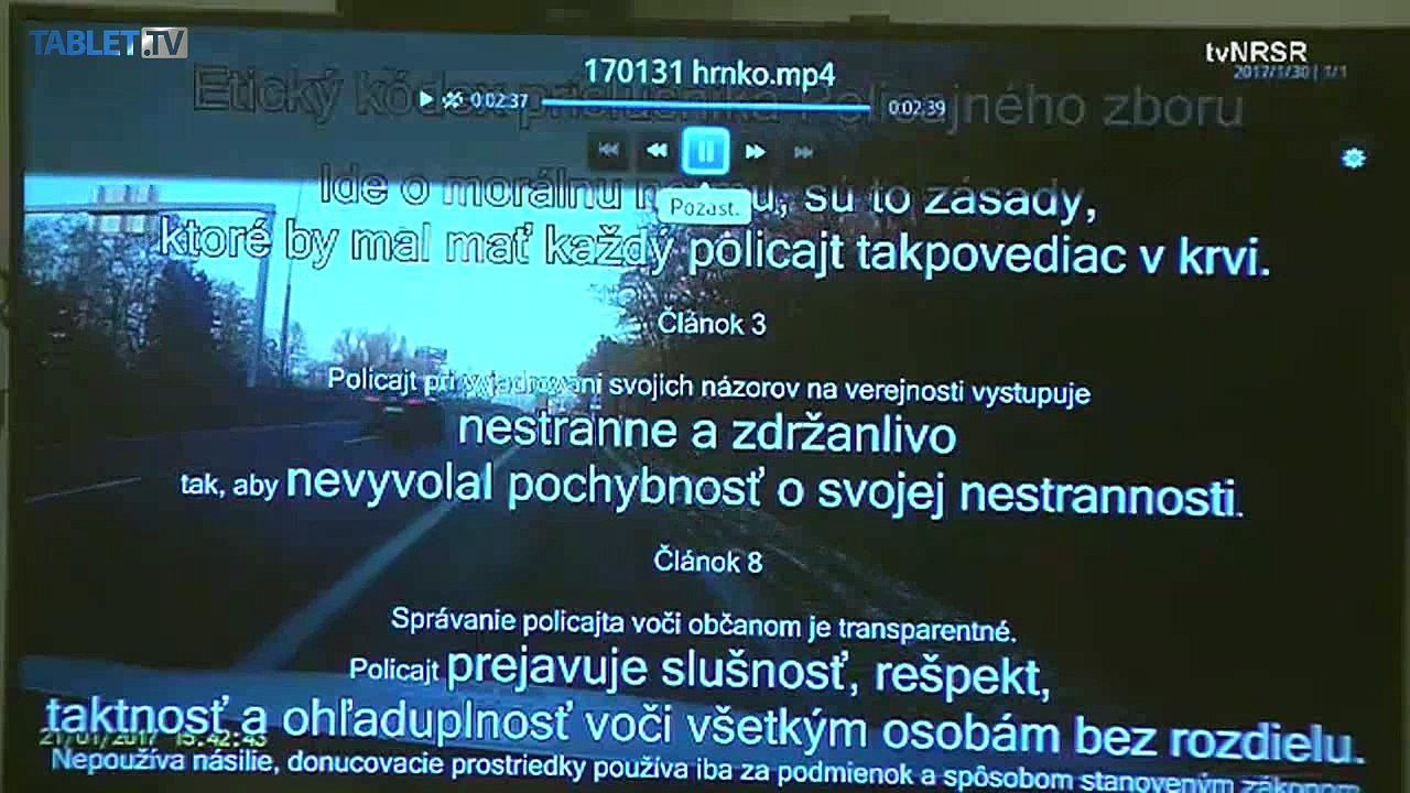 ZÁZNAM: HRNKO: Hliadka mi chcela zobrať vodičský preukaz ešte pred zastavením
