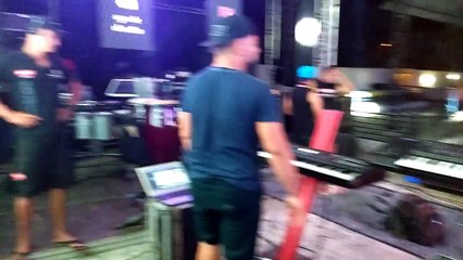 SAPAO BATERA PASSANDO O SOM