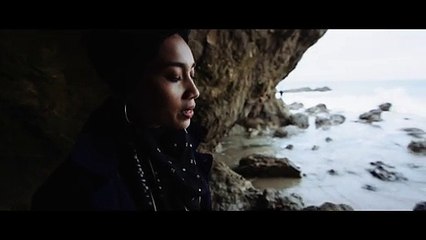 Yuna gives ANGELIC Live Acoustic Performance Singing Spaceships