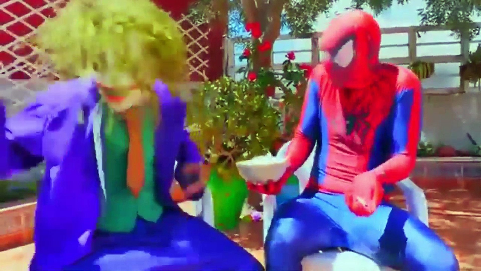 ⁣Siêu Nhân Spiderman Đeo Kính Ma Trận đánh nhau với tất cả kẻ ác