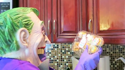 Frozen Elsa SCARY SPIDER PRANK! - Spiderman vs Joker, Peppa Pig, Pink Spidergirl, Batman