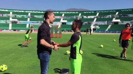 Insolite, l’hypnose qui permet au joueur de marquer un joli coup franc…