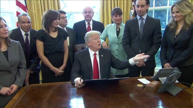 Trump signs executive order on small business regulations