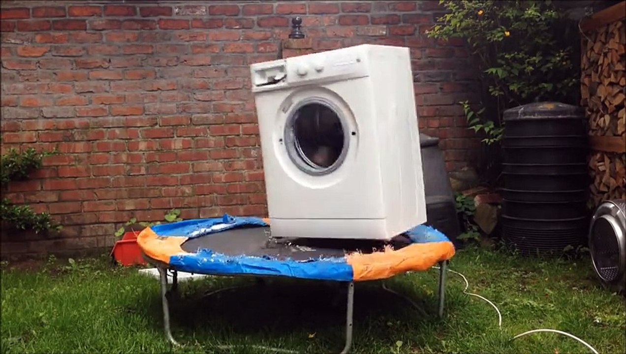 !Machine à laver + briques + trampoline = gros moment de délire!