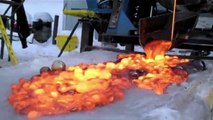 Découvrez ce qui se passe quand on verse de la lave sûr de la glace