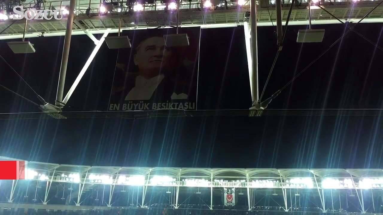 Arena, Mustafa Kemal Atatürk tezahüratlarıyla inledi