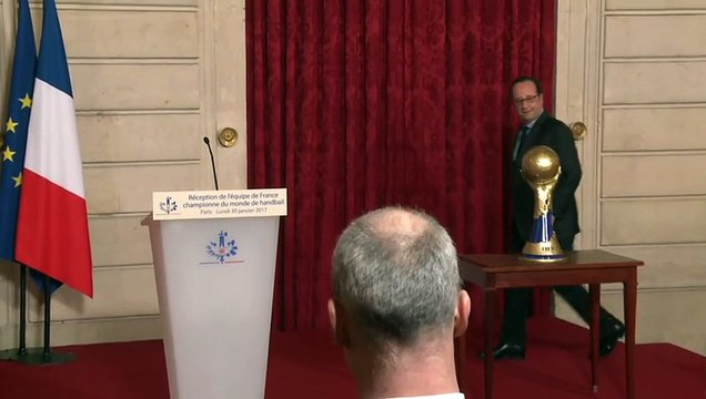 Handball/Mondial: François Hollande félicite les Experts