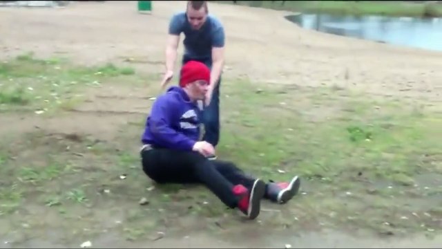 Компилация провали след опит за предно и задно салто. Хора се запознават със земята отблизо.