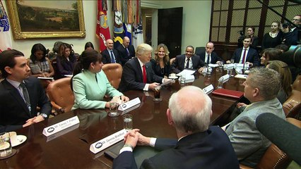 Trump limita regulação a pequenas empresas e escolhe juiz