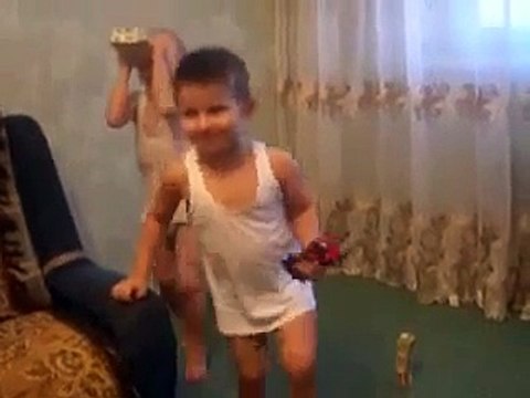 Смешное видео Дети танцуют ПРИКОЛЫ С ДЕТЬМИ