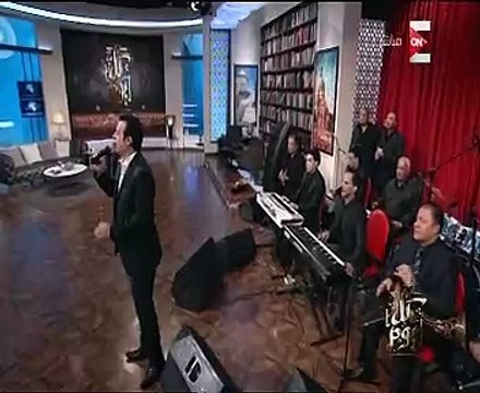 إيهاب توفيق يشعل أستوديو كل يوم بـ سحرانى وعمرو أديب يردد الأغنية
