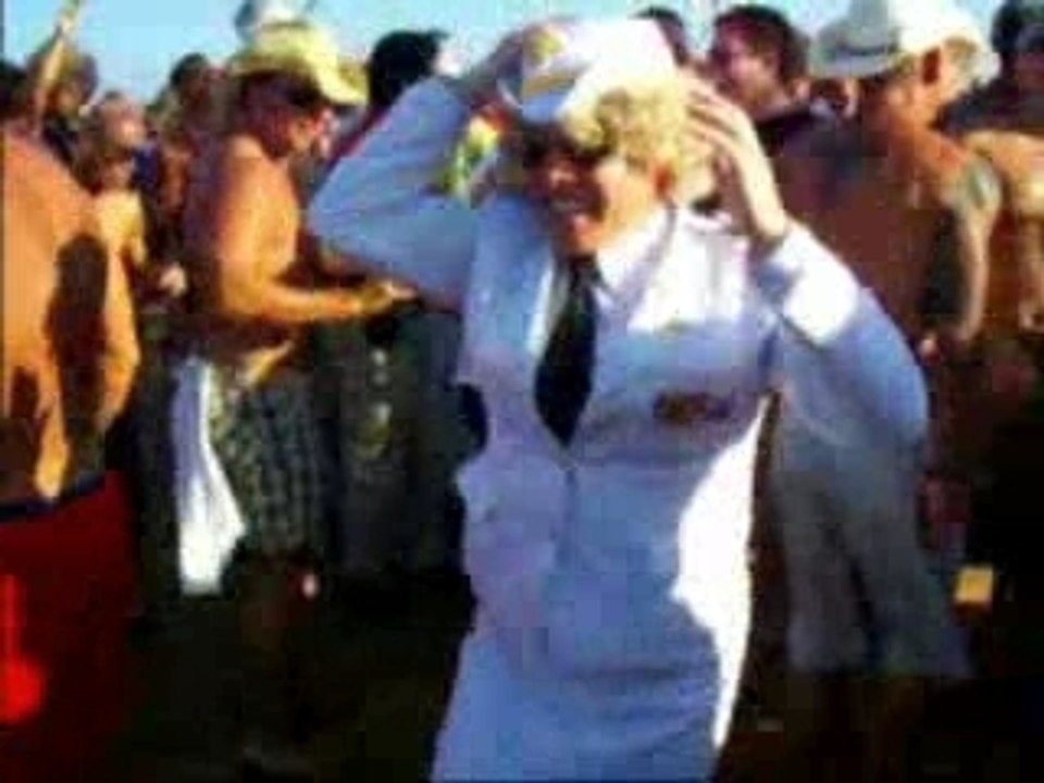 Maisy does a Gay Cruise