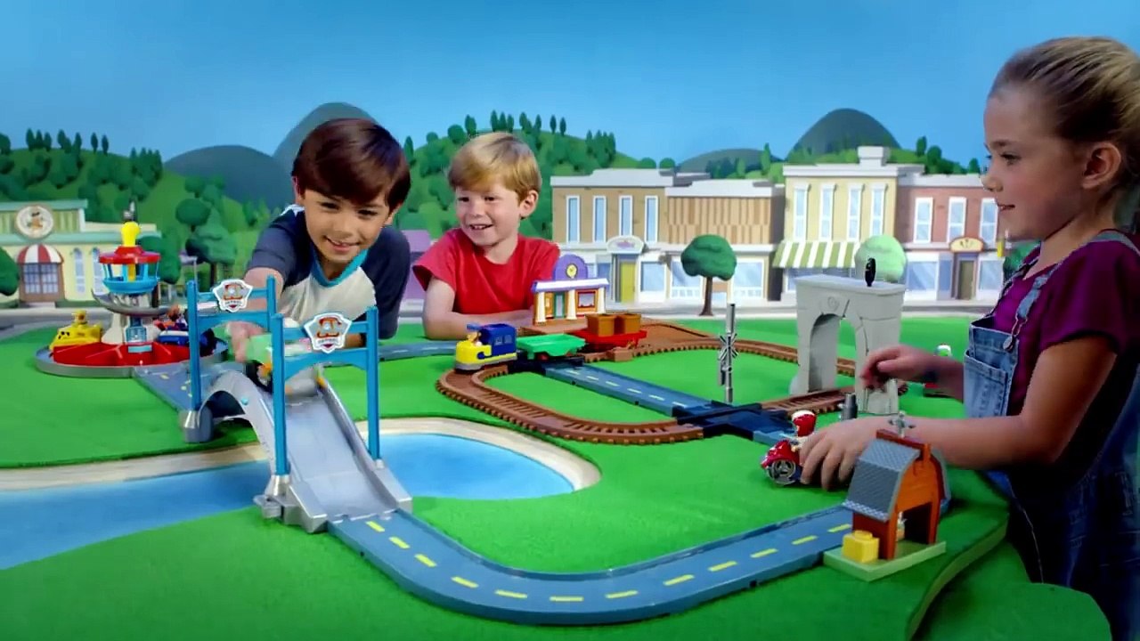 Paw Patrol Roll Patroll Launch N Roll Lookout Tower Trackset Spin Master TV Ad 2016