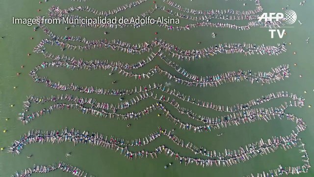 Nearly 2,000 set Guinness floating record in Argentina