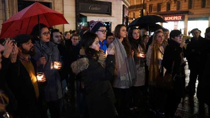 Au rassemblement parisien après l'attentat de Québec : "Il faut réaffirmer que c'est une terre d'accueil"