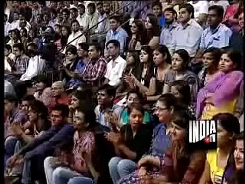 ARVIND KEJRIWAL exposed by RAJAT SHARMA in AAP KI ADALAT  - AAP Expose