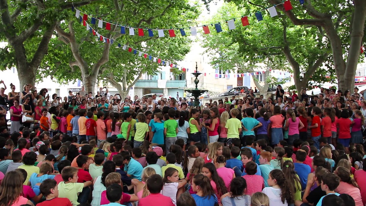 Clip 1 "Velaux, entre échanges intergénérationnnels et solidarité"