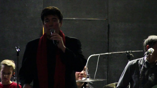 Ronnie McDowell sings 'Older Women' Pennsylvania Feb 2016