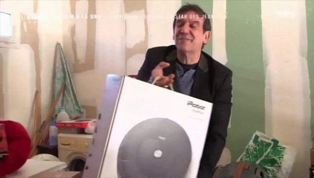 Christian Quesada nous montre tous les cadeaux qu'il a gagné aux 12 coups de Midi